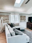 Cozy, artsy chalet in Stillwater with WiFi and AC and set in a scenic landscape.