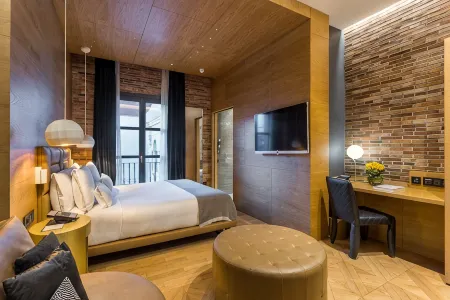 Monument Hotel