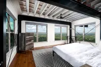SKYHOUSE Canyon Lake: Private Pool and Lake Views