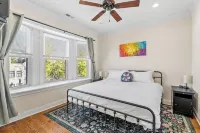 North Center Chicago - Walkable - Transit Accessible - King & Queen Beds - Apartments