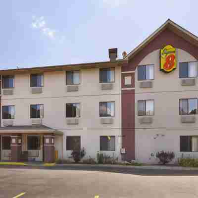 Super 8 by Wyndham Wheeling WV Hotel Exterior