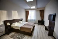 West Hotel  호텔