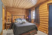 All Season Adventure - Hot Tub - Luxe Cabin on Boyne Mountain