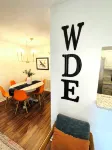 JET'S HANGAR:  WALKABLE, PET-FRIENDLY, RENOVATED Game Day Townhome!