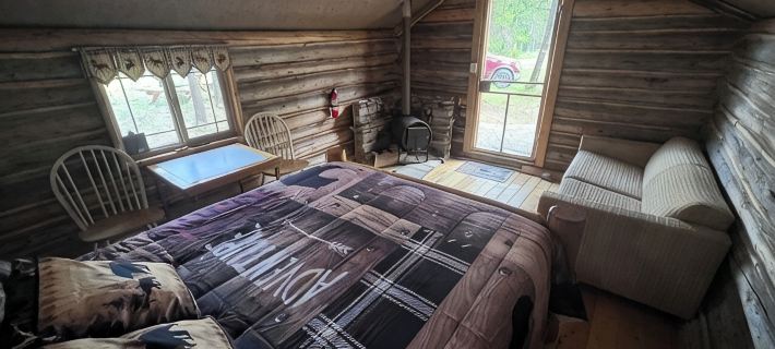 Retreat to our cozy cabin nestled in a private hideaway.Solar lights & shower Hotels in Flathead County