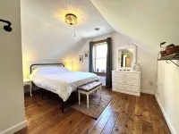 Large 3-bedroom House with Outdoor Hot Tub!