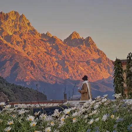 Mushan Yingxue Holiday Bieyuan (Siguniangshan Changpinggou Scenic Area)
