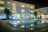 Hotel Ajavi - Yüzme Havuzu
