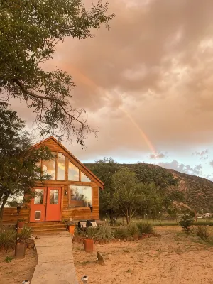Charming 3-bedroom cabin with WiFi, AC in peaceful Ojo Caliente - 4-Star