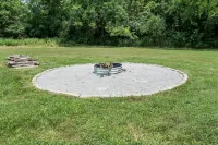 Next to lake, 30 minutes to downtown Cincinnati, fire pit, grill, foosball.