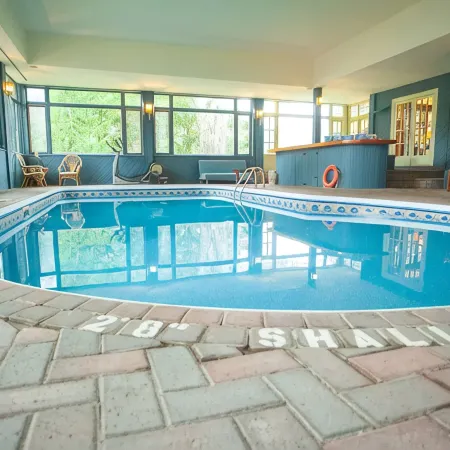 The Butchart Estate: heritage mansion by Georgian Bay