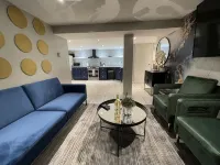 The Circle Suite Near JFK Airport - 방갈로
