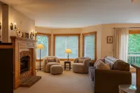 Jay Peak 2BR/2BA Ski-in/Ski-Out V341