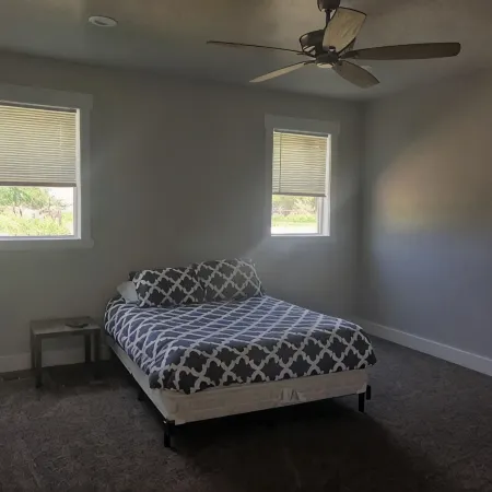 North Shore Oasis - 5 minutes from the lake!