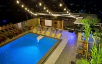 The Sato Hotel - Pool