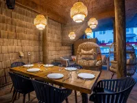 Designer 7BR w/ Pool and Hot Tub. Sleeps 20, Pets Welcome! Hotels near شاطئ ساندبريدج