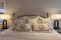 Trinity :Sleeps 10- HotTub-GameRoom-Huge Kitchen-Perfect4Groups Tram & Mtn View - balcony