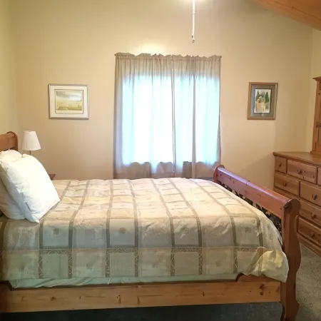 Modern Cabin In Lakemont Pines, Arnold Hotels in Arnold