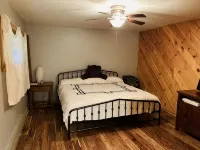 Cliff View Loj Home is in a Quiet Neighborhood Walking Distance to Mirror Lake. - 4-Star