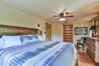 Classic Log Cabin 15 minutes to downtown Asheville-fire pit, pond, fireplace