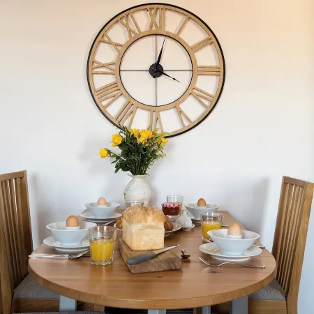 The Lookout Broadstairs, 3 bed 2 bath Apt, central, sea views, kids & dogs ok