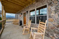 Stunning Views,Hot Tub, Game Room,Zero Stair Entry - Wifi
