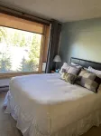 Huge, Comfy Condo with Panoramic Views in the Middle of Keystone Fun!