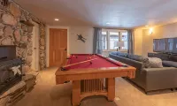 Trinity :Sleeps 10- HotTub-GameRoom-Huge Kitchen-Perfect4Groups Tram & Mtn View - balcony