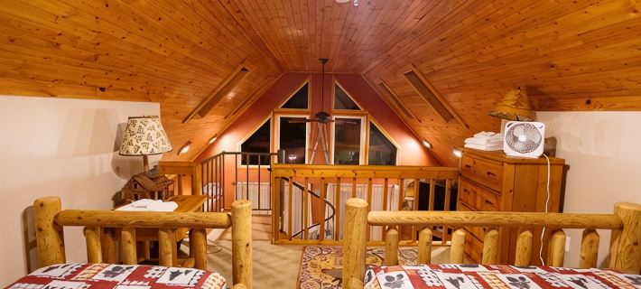 Cozy Cabin by the Slopes - Minutes to the Wisp & Lake! Fire Pit - Hot Tub - Pool Hotels in Garrett County