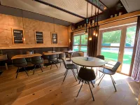 Hotel Dein Franz - Bistro, Kaffeebar & Outdoor-Lounge - - parking