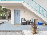 Charming Chic Getaway - 2 min. Walk to Beach, Restaurants, & Shops