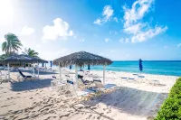 Seven Mile Beachfront Condo at Discovery Point - 4-Star