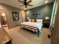 Enjoy the mountain view @ Panoramic Point a modern cabin w/Hot Tub+Wifi+Gameroom - Chalets