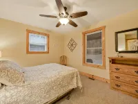SHADE MOUNTAIN RETREAT ★ CEDAR BARREL SAUNA & HOT TUB!! ★ 28 ACRES ★ SLEEPS 20 - Homestays