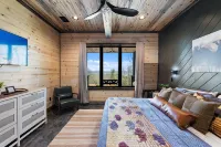 Wonderstruck Cabin-Huge Lake Views-5000Sqft-Gameroom-Playset-HTub-Hike to River - balcony