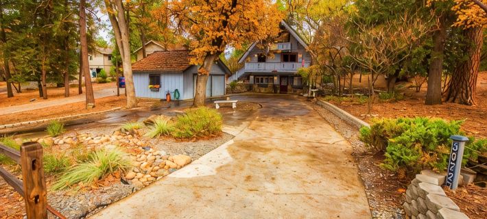 Yosemite Mountain Chalet with private sauna, decks, fireplace, air hockey & WiFi Ξενοδοχεία στην πόλη Oakhurst