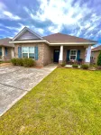 Coastal Getaway near Pensacola beach, Downtown & NAS + walk to bayou & marinas