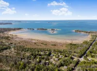 The Huron House -Relaxing getaway just steps away from Lake Huron! - 4 tähden