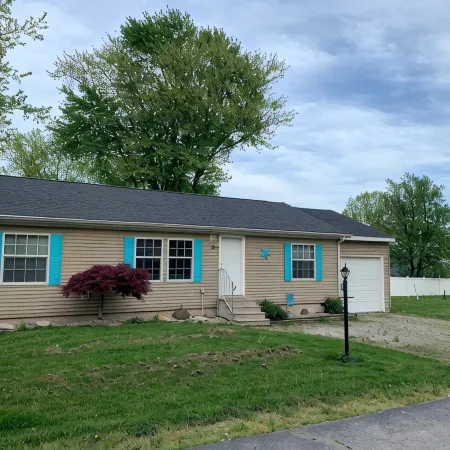 Marblehead Family Lake Cottage - 3 bedroom