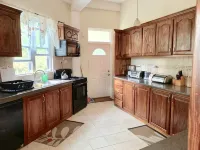 The Seclusive Mansion, Copthall - 2-Star