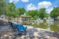 Private A-Frame w/Kayaks on Canal newly renovated - Homestays
