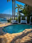 A luxurious beachfront villa with private beach on a calm lagoon. Montego Bay JA - 別墅
