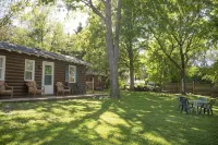“Private 3-Bed Cabin Near Geneva Lake – Walk to Dining & Beach”