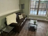 Completely renovated! Within a few blocks of downtown bars and restaurants - Wi-Fi