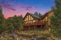 Cozy Estes Park Cabin w/ Stunning Mountain Views!