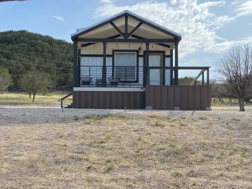 Peaceful and Quiet Place to Relax on 20 acres just 5 minutes from town - Wifi