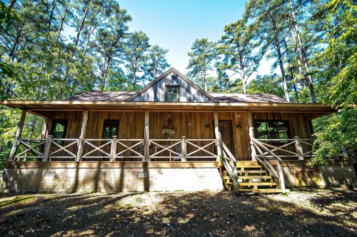 Crazy Horse is a Charming Hochatown Cabin with All the Amenities.
