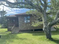 Our Lucky Charm is a cottage on the waterway in Hatteras Village - Wifi