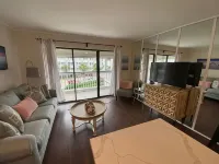 Beach Getaway with Gulf Views and Great Location! - สระว่ายน้ำส่วนตัว