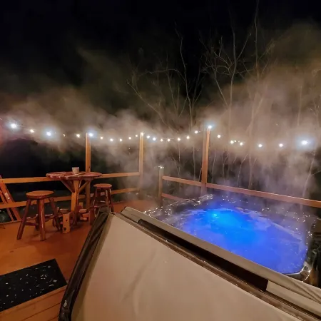The Banty Rooster - A Couples Getaway in the Mountains of East Tennessee